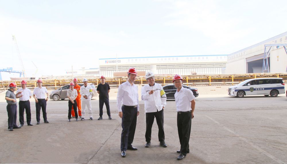 啟東市委副書記、市長蔡毅帶隊調(diào)研子公司潤邦海洋安全生產(chǎn)工作(圖1) 啟東市委副書記、市長蔡毅帶隊調(diào)研子公司潤邦海洋安全生產(chǎn)工作(圖1)