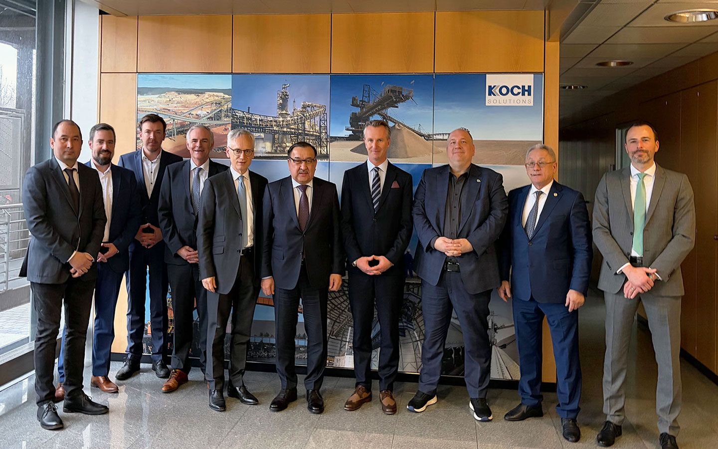 哈薩克斯坦大使訪問德國KOCH公司,共商可持續(xù)原材料合作新路徑(圖1) 哈薩克斯坦大使訪問德國KOCH公司,共商可持續(xù)原材料合作新路徑(圖1)